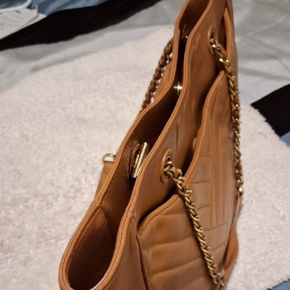 Tory Burch Quilted Tote - Picture 5 of 16